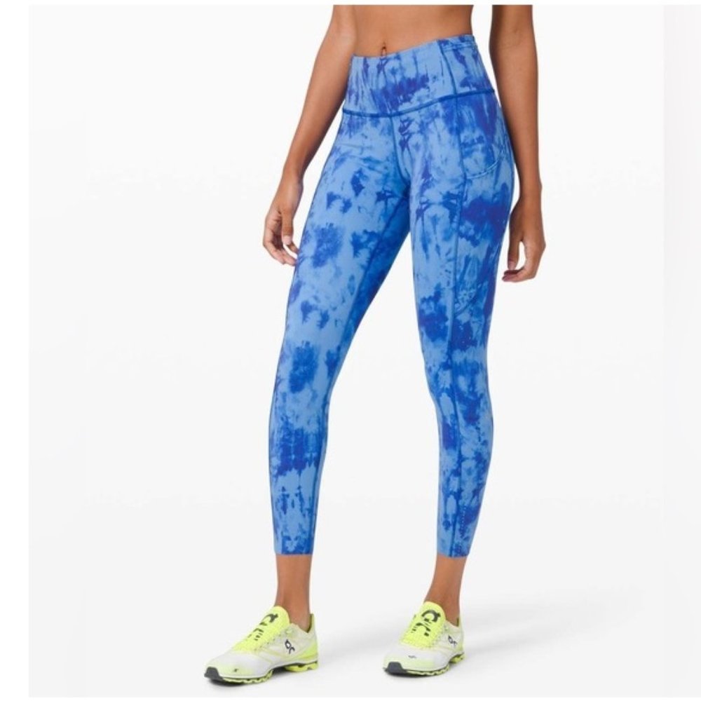 Lululemon Fast and Free Tight 25" / Size 4 / Game Day Blue Reflective Dots Run